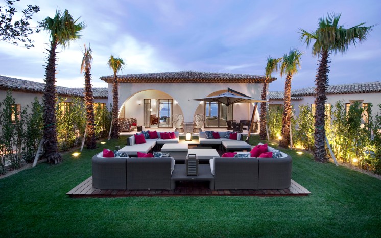 outdoor-lounge-at-dusk